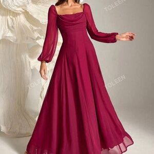 Maxi dress with sleeves